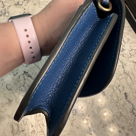 Coach Hayden - Picture 12 of 13